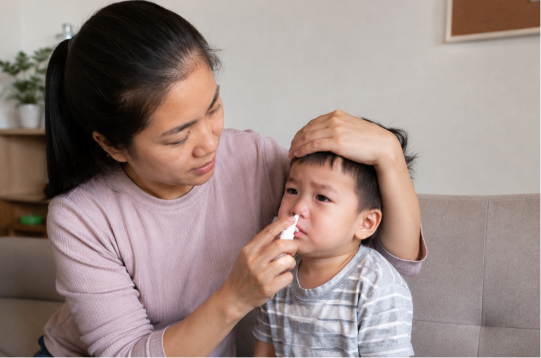 Có nên xịt mũi cho bé hàng ngày không
